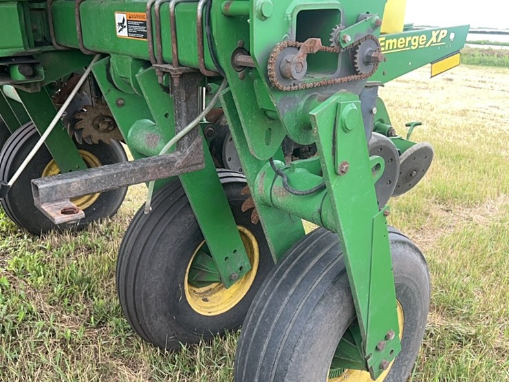 john-deere-16-image-33