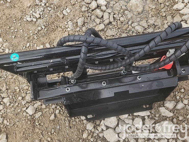 unused-2025-side-shift-forks-to-suit-mini-skidsteer-image-5