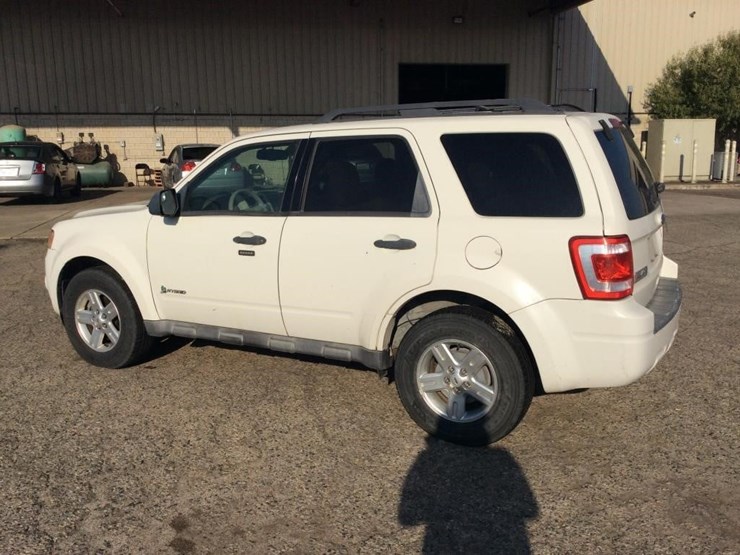 2011-ford-escape-image-3