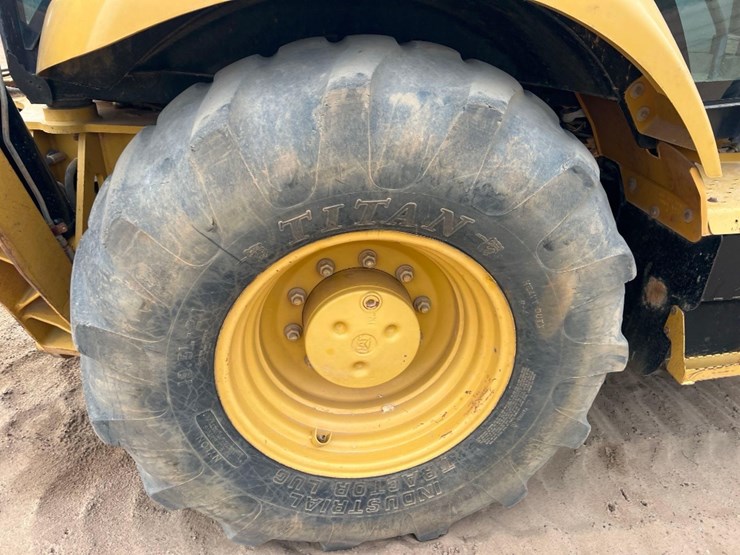2015-caterpillar-420f-it-image-15
