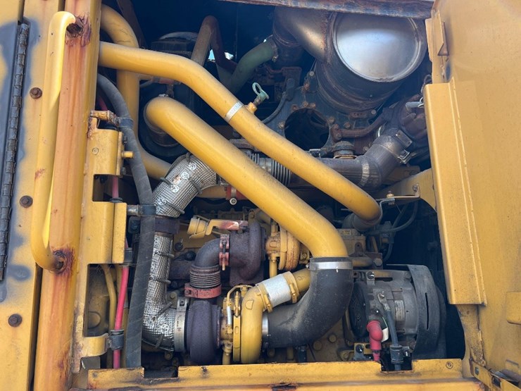 caterpillar-120-image-35
