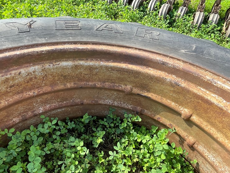 #5021-•-tractor-tire-image-9
