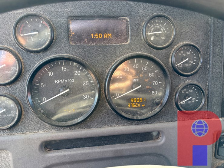 2013-peterbilt-367-image-9