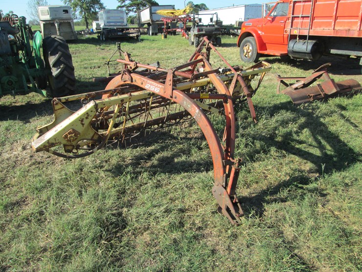 new-holland-256-image-2