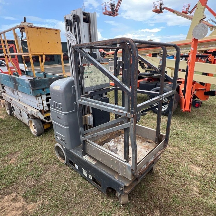 2018 JLG 20MVL