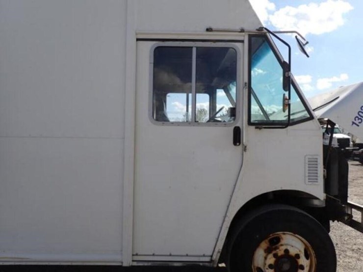 2013-freightliner-mt55-image-49