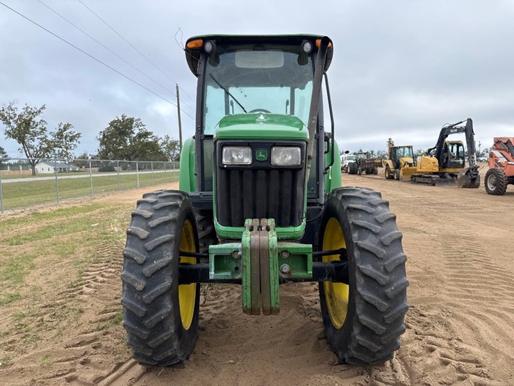 john-deere-5083e-image-3