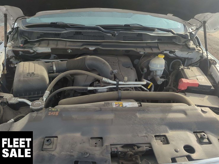 2014-ram-1500-slt-image-23