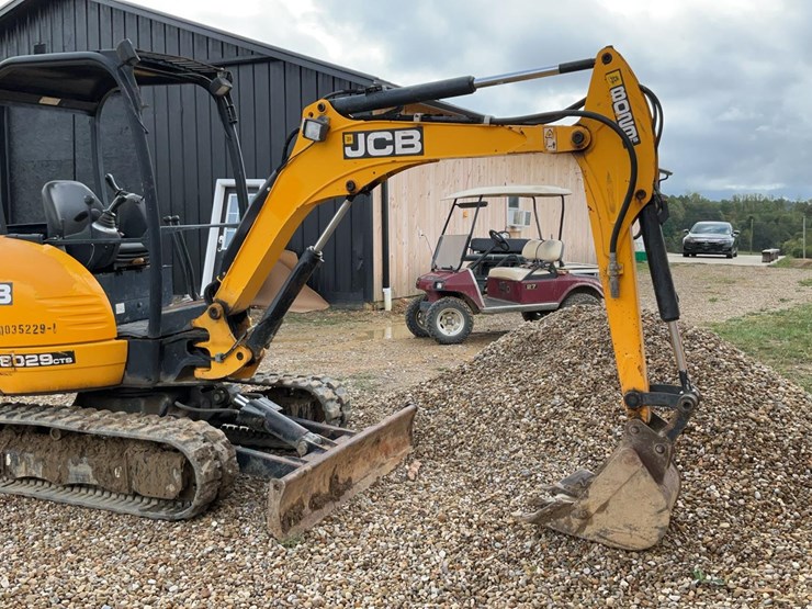 2017-jcb-8029cts-image-5