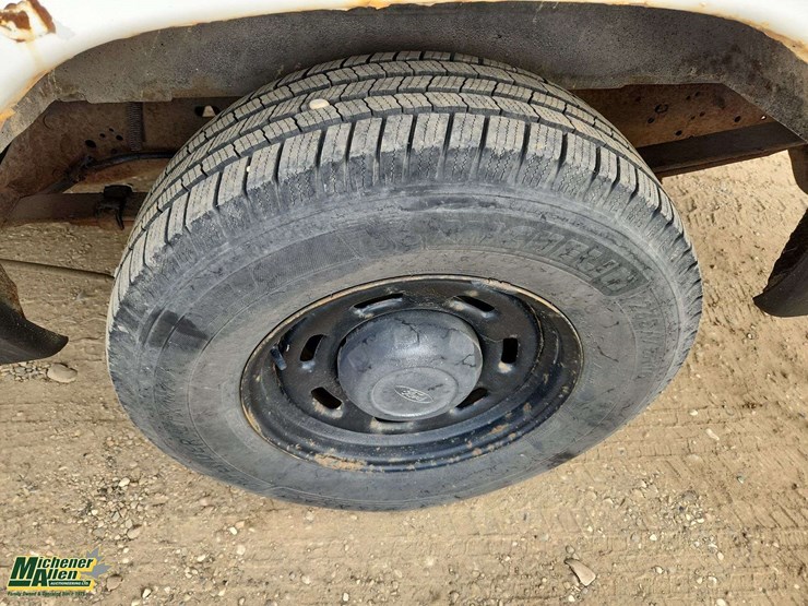 2005-ford-cargo-image-28