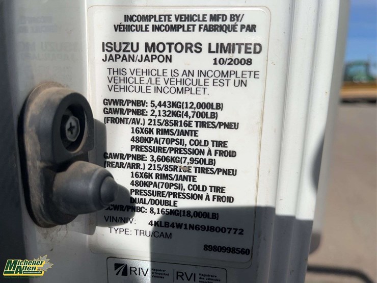 2009-isuzu-npr-image-18