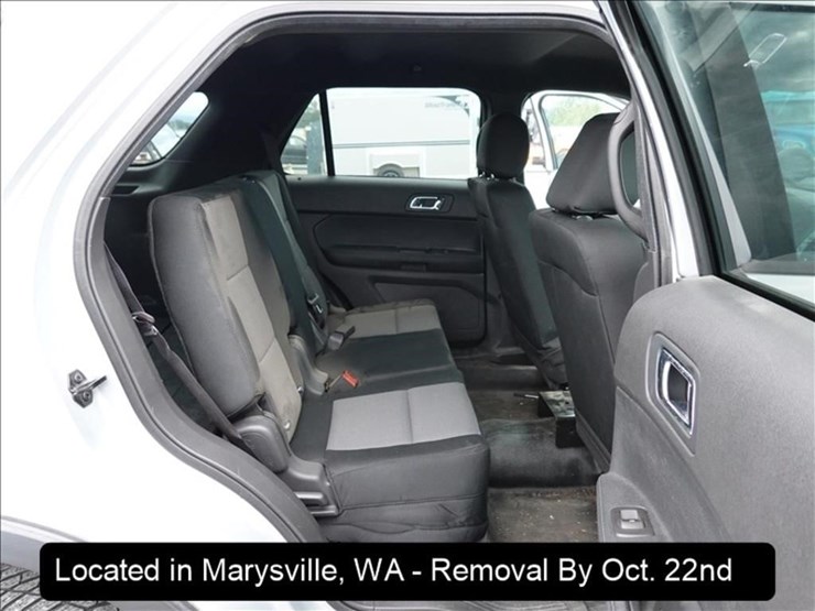 2015-ford-explorer-image-24