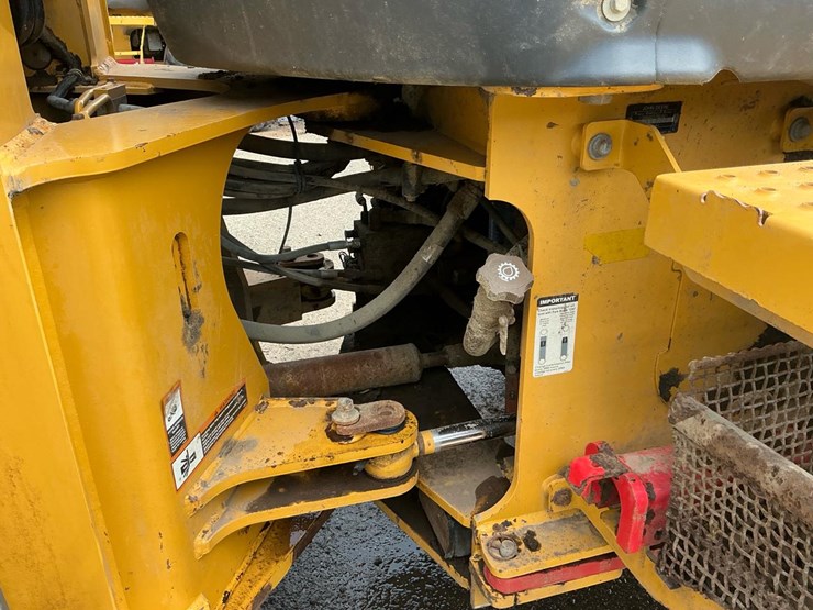 2018-deere-544k-image-47