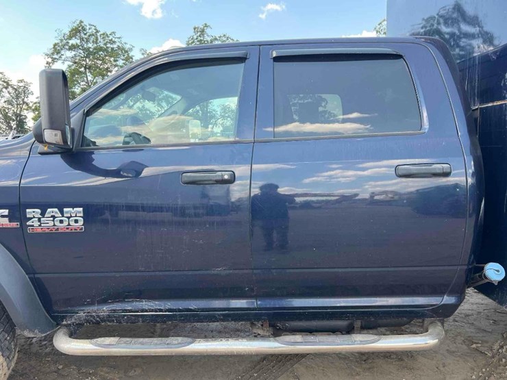 2015-dodge-ram-4500-image-9
