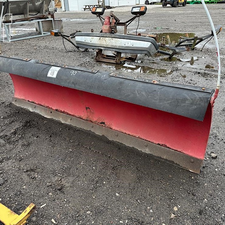 UNKNOWN 90" STEEL SNOW PLOW