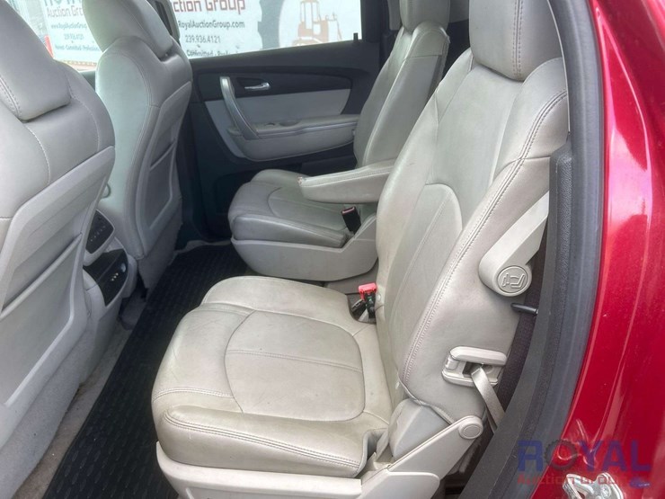 2012-gmc-acadia-suv-image-21