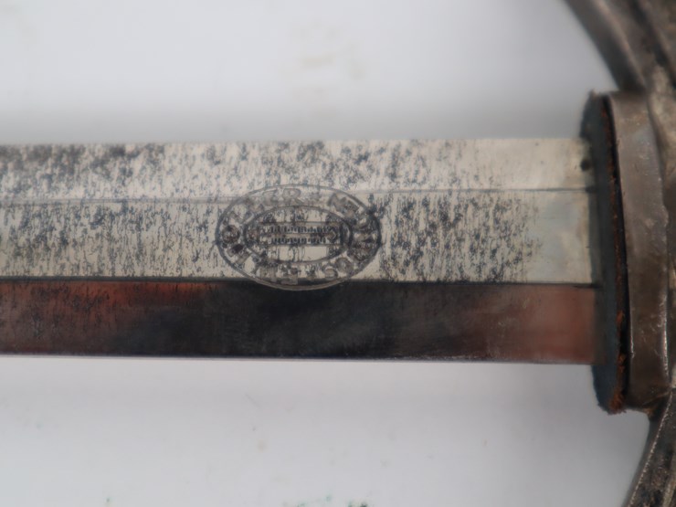 #81-•-#4275-•-wwii-german-luftwaffe-dagger-12"-blade-and-18"-overall-length-image-3