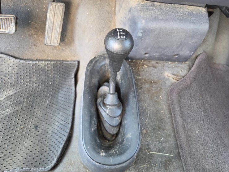 2000-dodge-2500-image-41