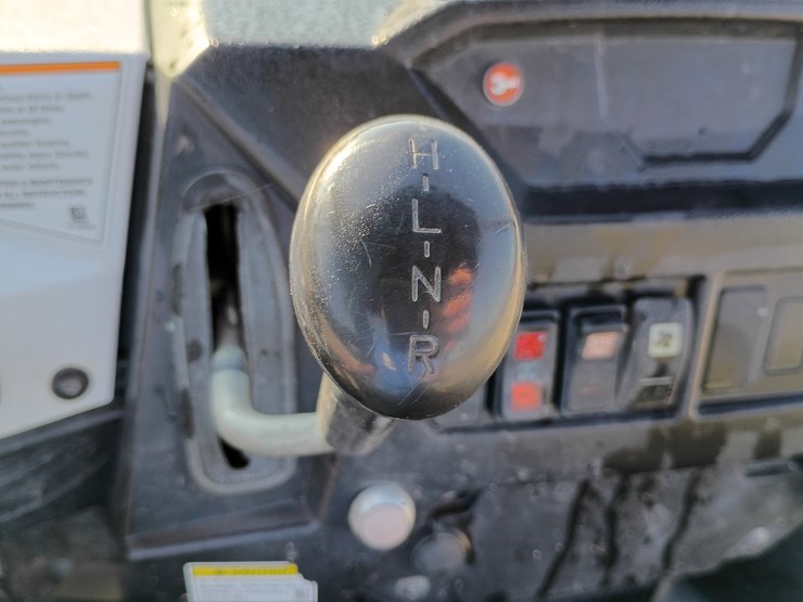 2013-bobcat-3400-image-34
