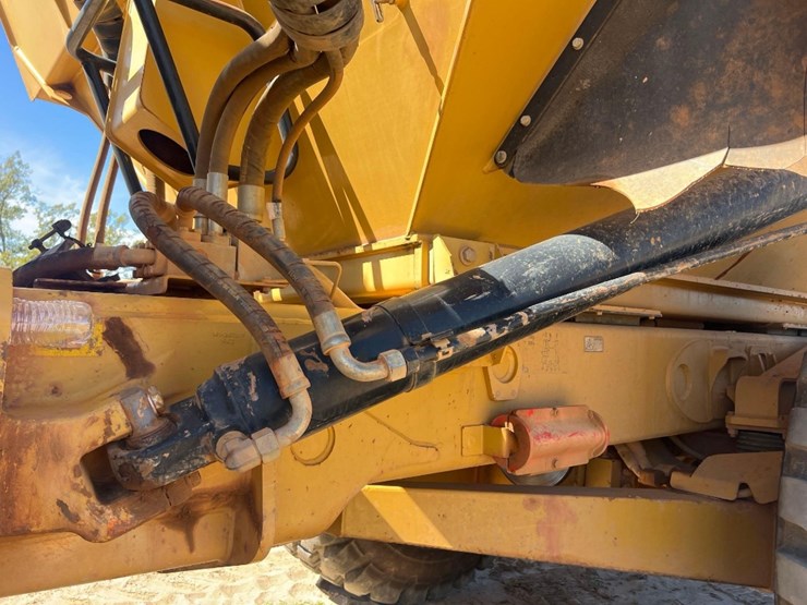 caterpillar-740b-image-14