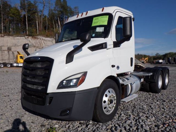 2019-freightliner-cascadia-116-image-1