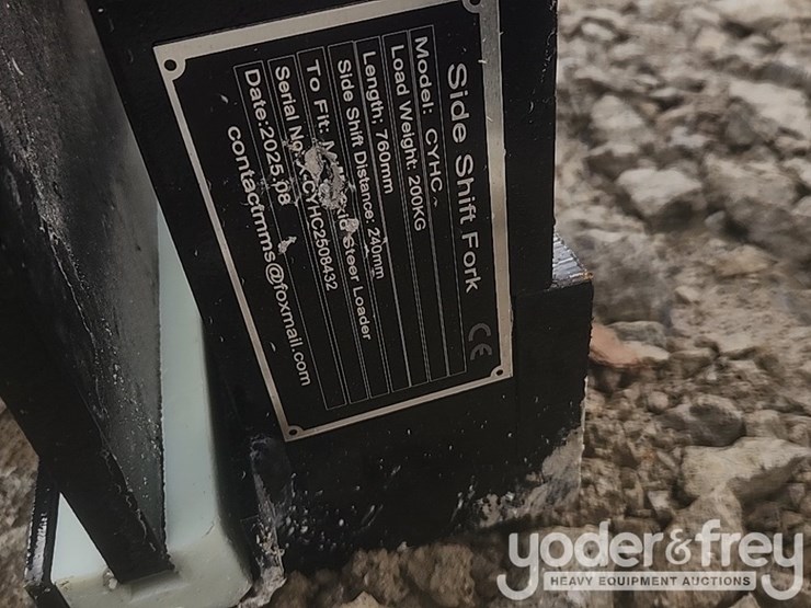 unused-2025-side-shift-forks-to-suit-mini-skidsteer-image-7