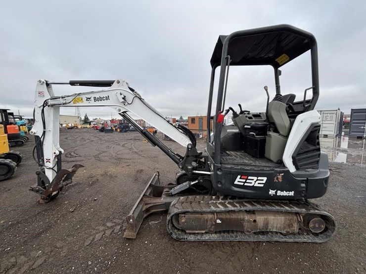 2019-bobcat-e32i-image-5