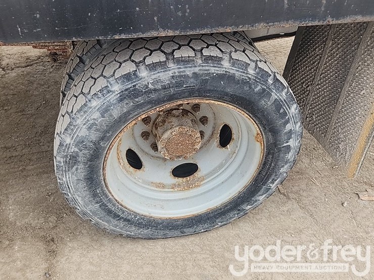2005-ford-f550-image-11