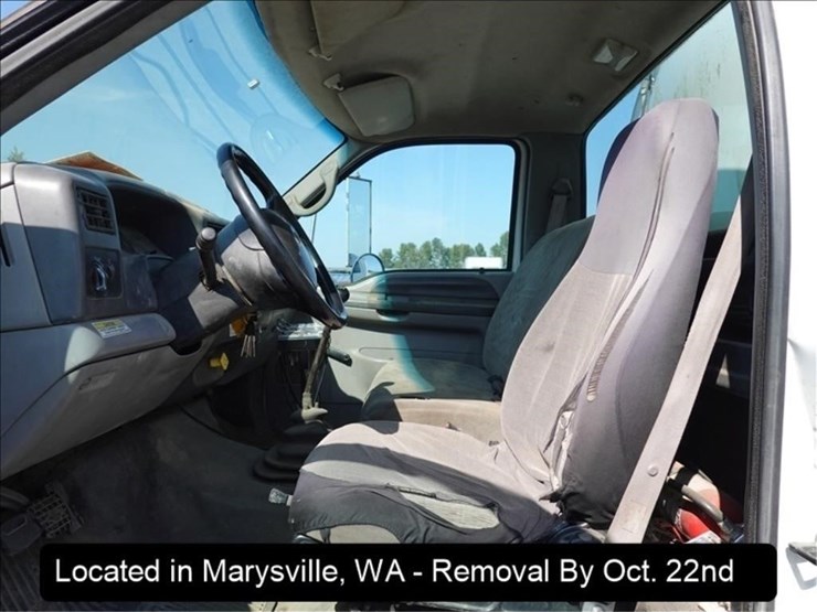 2000-ford-f650-image-16