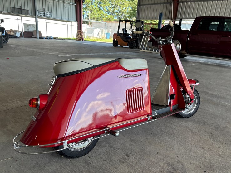#225-•-1948-series-50-cushman-image-2