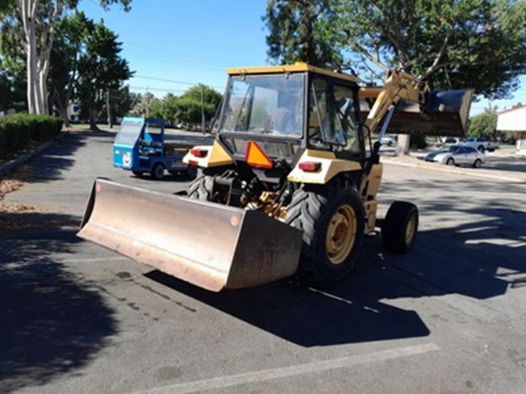 new-holland-545d-image-6