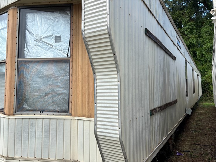 #204-•-new-horizon-mobile-home-image-12