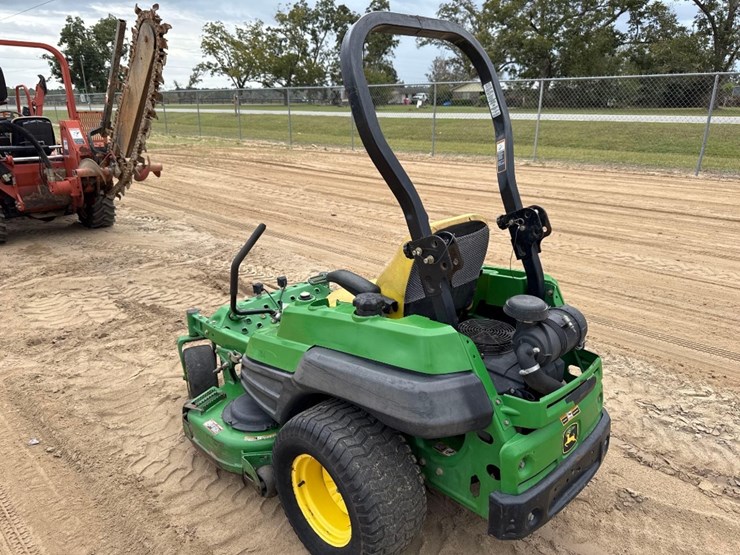 john-deere-la-image-2