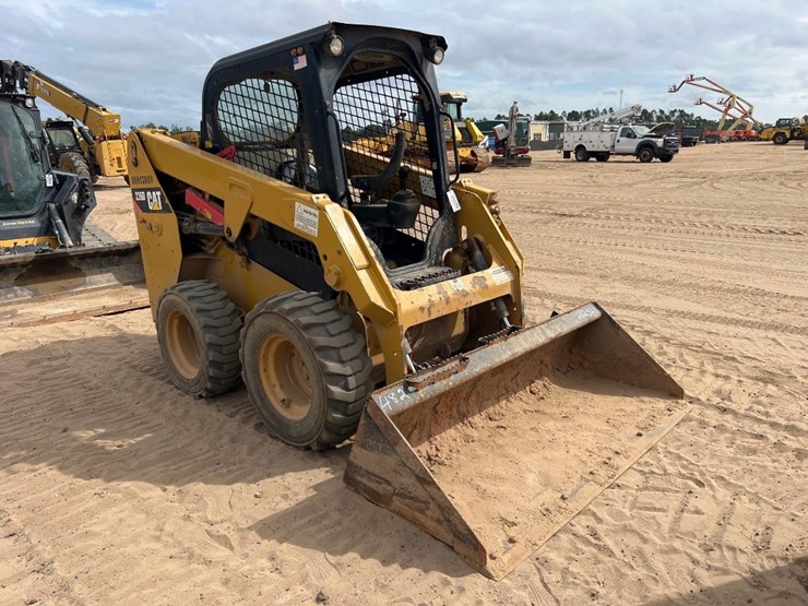 caterpillar-226d-image-6