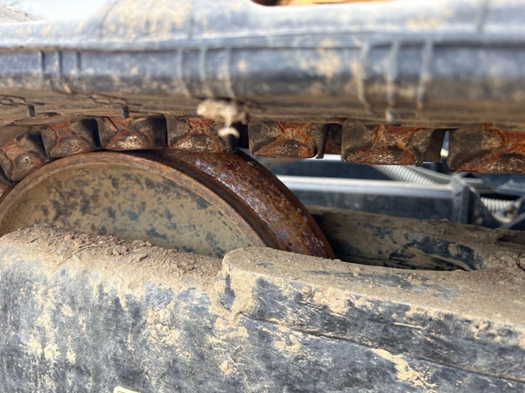 caterpillar-303-image-12