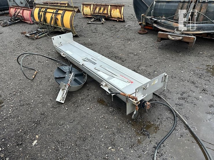 swenson-96"-stainless-tailgate-salt-spreader-13-image-3