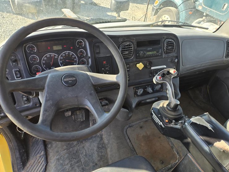 2004-caterpillar-3126-image-32