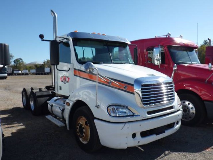 2017-freightliner-cl120-columbia-image-2