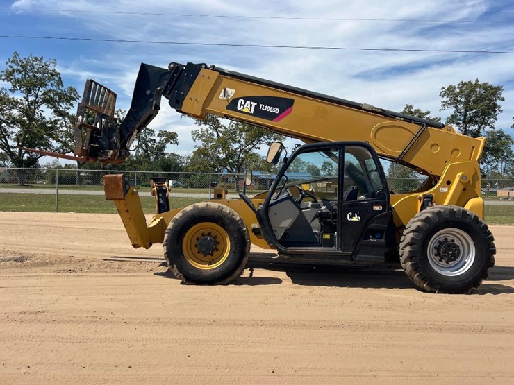 2018-caterpillar-tl1055d-image-1