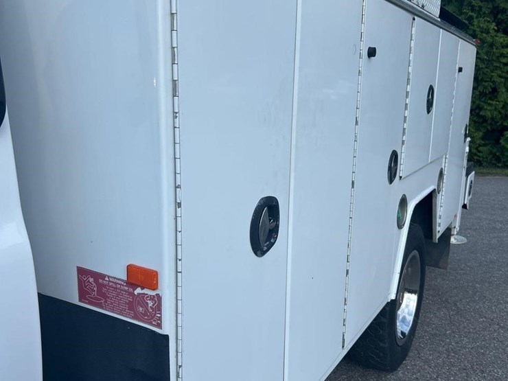 2009-gmc-topkick-c5500-image-9