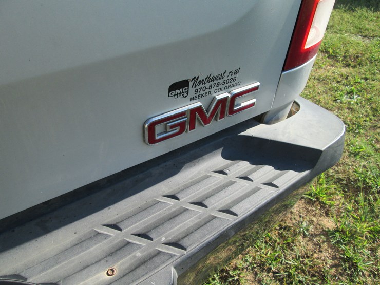 2011-gmc-2500hd-image-8