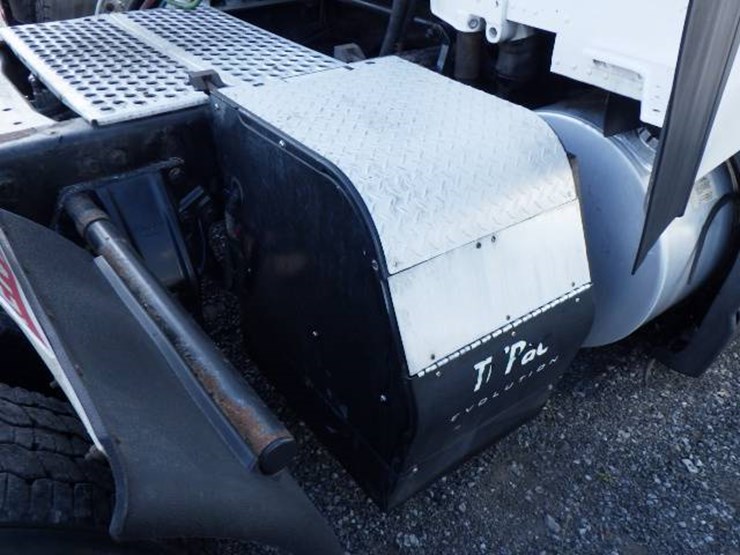2016-kenworth-t680-image-4