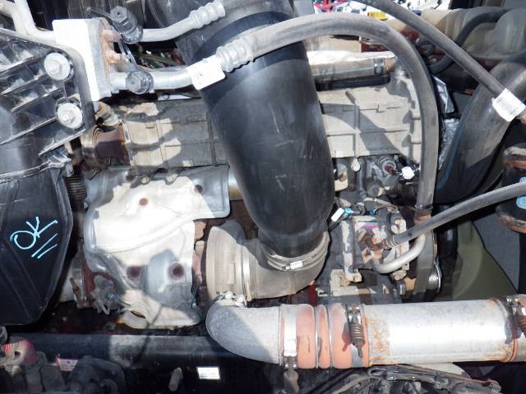 2018-freightliner-cascadia-126-image-14