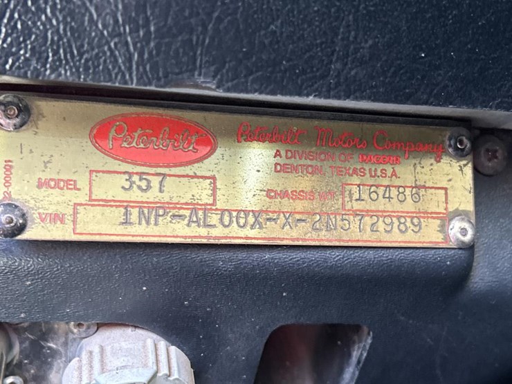 2002-peterbilt-357-image-105