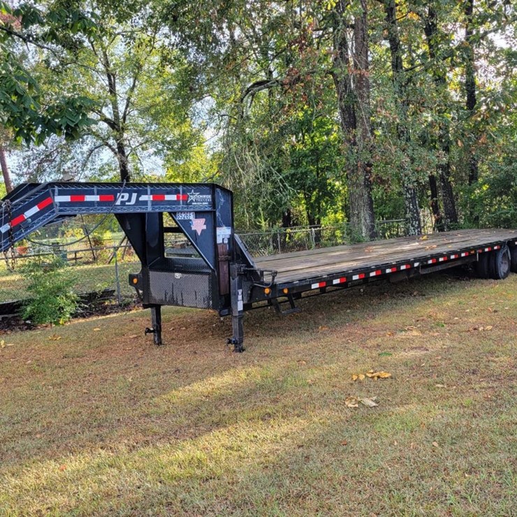 #109 • 2020 40 FOOT PJ GOOSENECK TRAILER