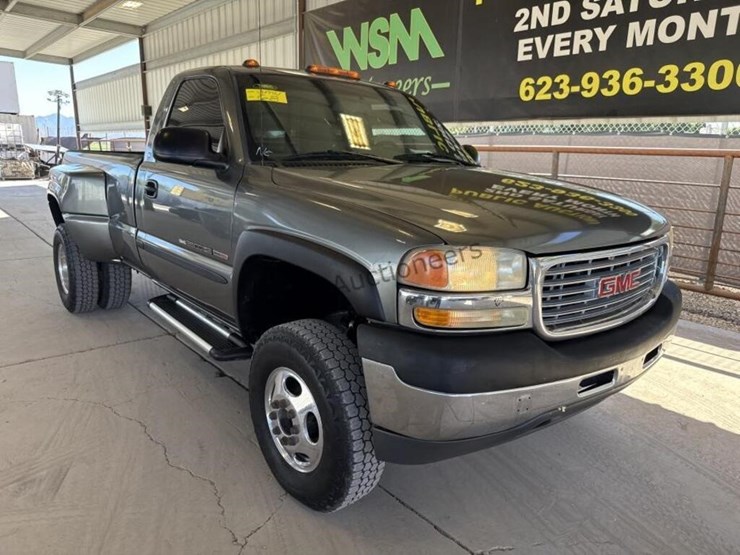 2002-gmc-sierra-2500hd-image-2