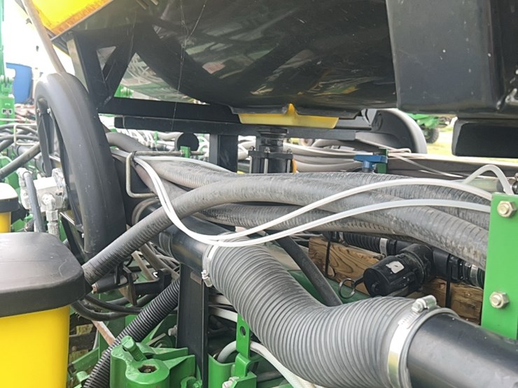john-deere-16-image-31
