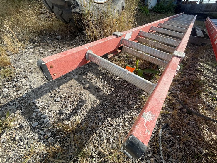#1902-•-fiberglass-extension-ladder-image-4