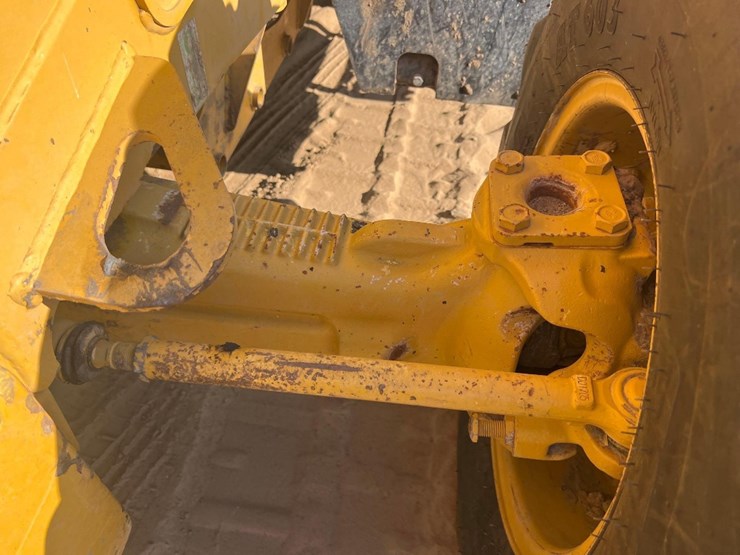 2018-caterpillar-415f2-il-image-13
