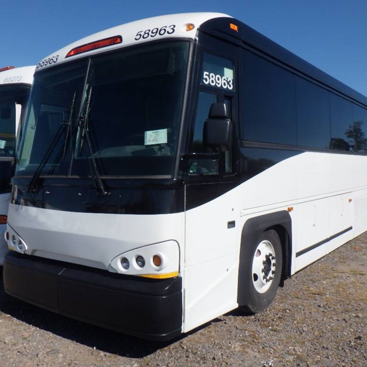 2009 MCI D4505